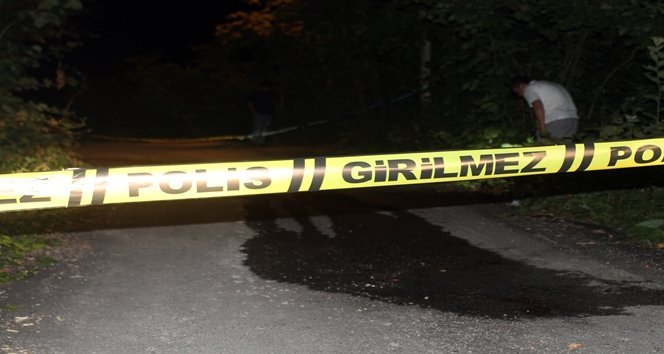 POLİS EKİPLERİ OLAYIN GERÇEKLEŞTİĞİ KILIÇ MAHALLESİNDE İNCELEMELERDE BULUNDU. (MURAT KÜÇÜK - UFUK DURAK/ZONGULDAK-İHA)