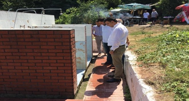 KOZLU BELEDİYE BAŞKANI ERTAN ŞAHİN ILIKSU VE DEĞİRMENAĞZI PLAJLARINDA İNCELEMELERDE BULUNDU. (UFUK DURAK/ZONGULDAK-İHA)