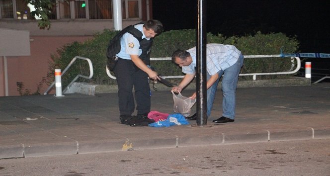 KAYMAKAMLIK BİNASI ÖNÜNDE ŞÜPHELİ PAKET PANİĞİ