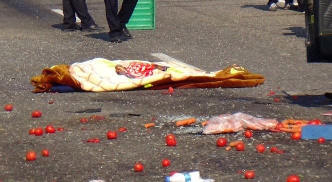 ÇAYCUMA'DA DİREKSİYON HAKİMİYETİNİ KAYBEDEN OTOMOBİL TAKLA ATTI. KAZADA 1 KİŞİ HAYATINI KAYBEDERKEN, 3 KİŞİ YARALANDI. (EMRAH YILDIZ/ZONGULDAK-İHA)