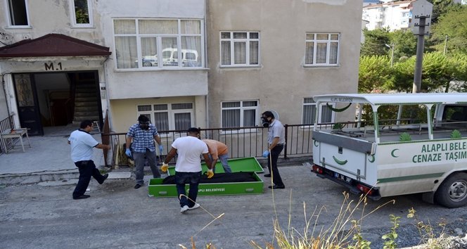 EVİNDE ÖLEN YAŞLI KADININ CESEDİ 10 GÜN SONRA BULUNDU