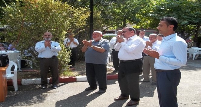 SALTUKOVA’DA HAYIRSEVER VATANDAŞLARIN KATKISIYLA KERMES DÜZENLENDİ