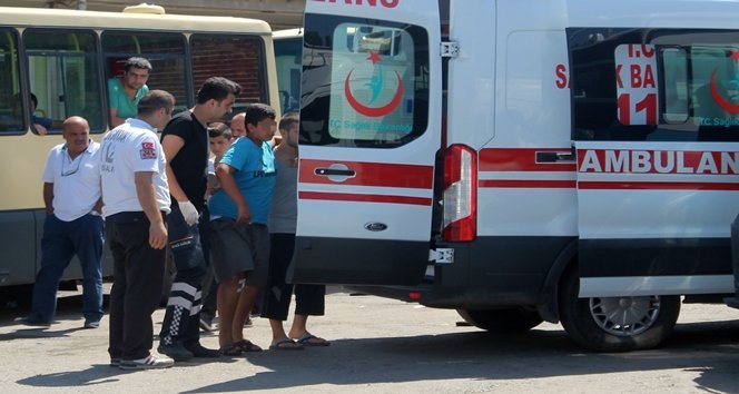 BIÇAK SATAN ÇOCUK KENDİNİ YARALADI