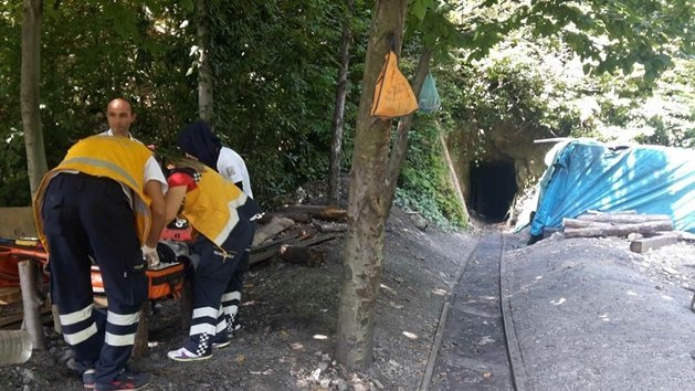 ZONGULDAK’TA KAÇAK BİR MADEN OCAĞINDA METAN GAZI ZEHİRLENMESİ MEYDANA GELDİ. YAKLAŞIK 60 METRE DERİNLİKTE MAHSUR KALAN İKİ İŞÇİYİ KURTARMA ÇALIŞMALARI SÜRÜYOR. (MURAT KÜÇÜK - ONUR ALTINDAĞ/ZONGULDAK-İHA)