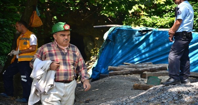 ZONGULDAK’TA KAÇAK BİR MADEN OCAĞINDA METAN GAZI ZEHİRLENMESİ MEYDANA GELDİ. YAKLAŞIK 60 METRE DERİNLİKTE MAHSUR KALAN İKİ İŞÇİYİ KURTARMA ÇALIŞMALARI SÜRÜYOR. (MURAT KÜÇÜK - ONUR ALTINDAĞ/ZONGULDAK-İHA)