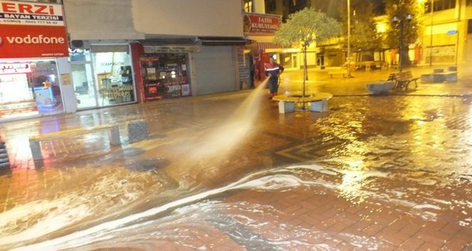 ÇAYCUMA SOKAKLARI SABUNLA TEMİZLENİYOR