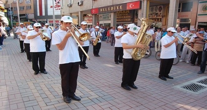CAYCUMA BANDROSU COCUK SENLIGINE KATILDI (EMRAH YILDIZ/ZONGULDAK-İHA)