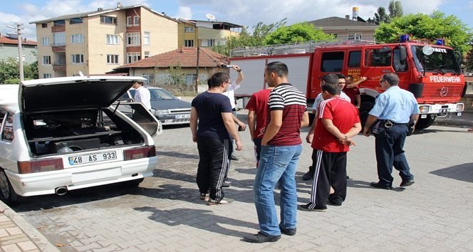 İTFAİYE VE POLİS OLAY YERİNE GELEREK TUTANAK TUTTU. (ERCAN KARAKUŞ/ZONGULDAK-İHA)