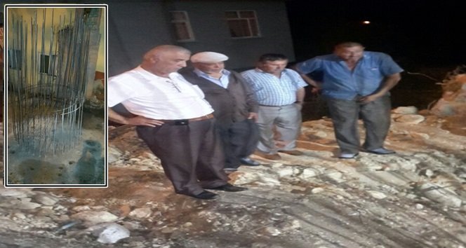 ŞİDDETLİ LODOSUN YIKTIĞI MİNARE İÇİN YARDIM BEKLİYORLAR