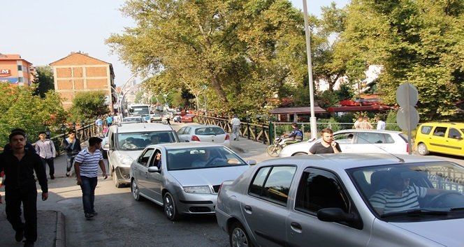 BARTIN’DA TRAFİK YOĞUNLUĞU