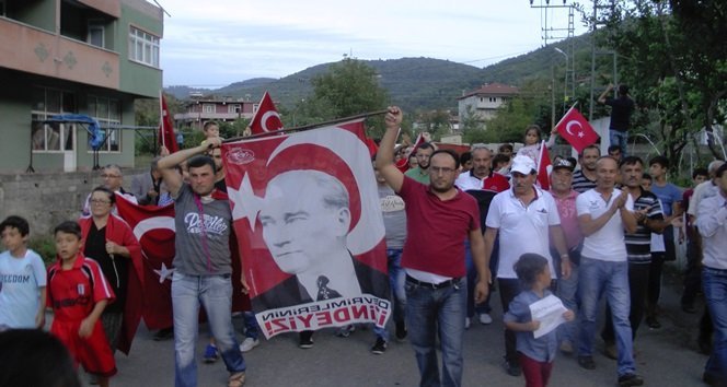 TÜRKALİ ŞEHİTLER İÇİN YÜRÜDÜ (GÖRÜNTÜLÜ)