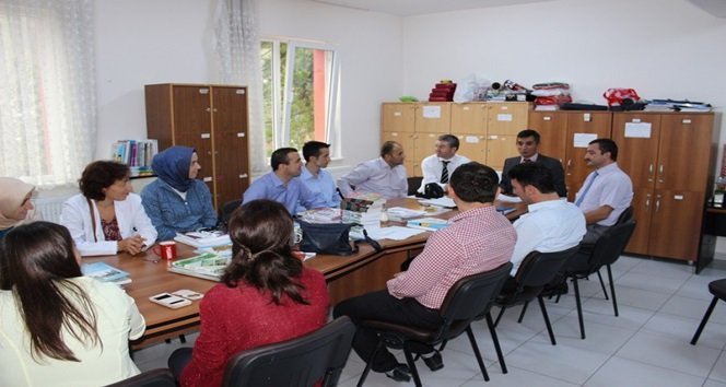 İLÇE MİLLİ EĞİTİM MÜDÜRÜ ÖĞRETMENLER İLE BİR ARAYA GELDİ (EMRAH YILDIZ/ZONGULDAK-İHA)