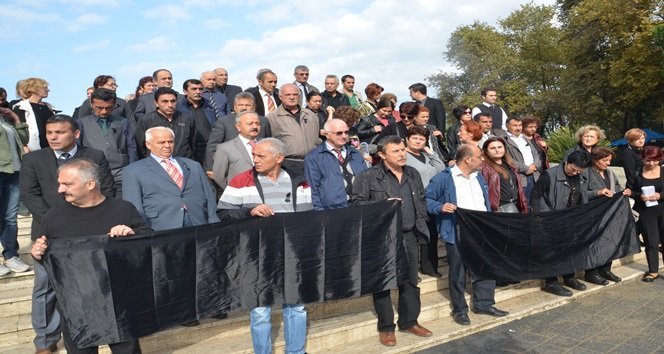 ZONGULDAK’TA 10.07’DE BOMBALI SALDIRIDA ÖLENLER İÇİN SAYGI DURUŞU