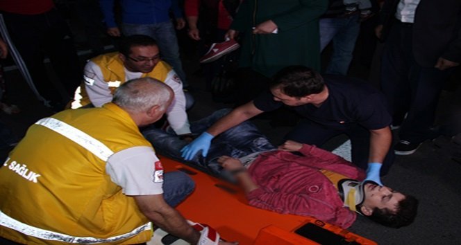 DÜĞÜNE GİDERKEN OTOMOBİL ÇARPTI