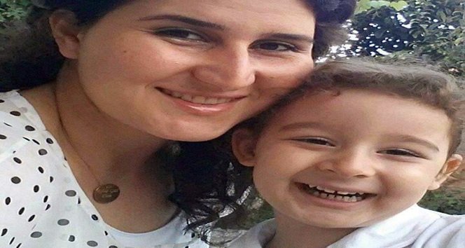 EFSAGÜL TERZİ'DEN GERİYE AİLESİ İLE ÇEKTİRDİĞİ HATIRA FOTOĞRAFLARI KALDI. (SERTAÇ ÖZDEMİR/ZONGULDAK-İHA)