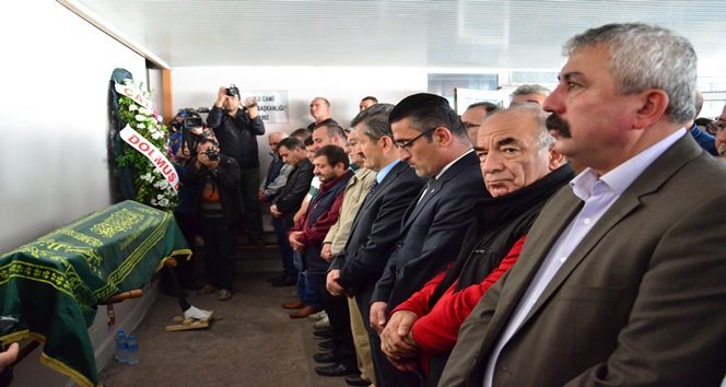 AKSARAY’DA MEYDANA GELEN TRAFİK KAZASINDA HAYATINI KAYBEDEN 3 YAŞINDAKİ EFSAGÜL TERZİ, ZONGULDAK’TA SON YOLCULUĞUNA UĞURLANDI. (SERTAÇ ÖZDEMİR/ZONGULDAK-İHA)