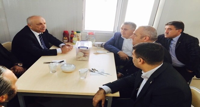 HÜSEYİN ÖZBAKIR, KARAYOLU İNŞAATINDA İŞÇİLERLE BULUŞTU (ERCAN KARAKUŞ/ZONGULDAK-İHA)