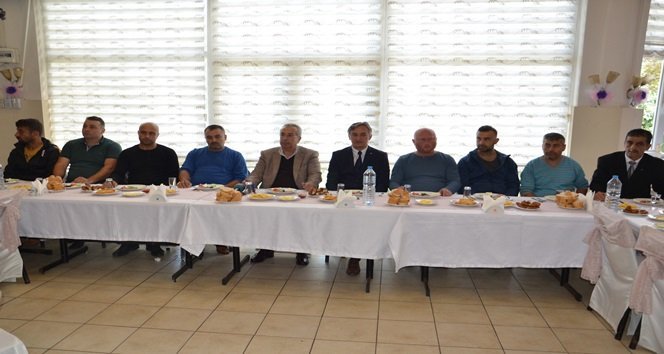 MHP HEYETİ, TRİBÜN LİDERLERİYLE BİR ARAYA GELDİ