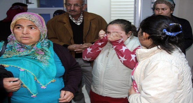 ÇOCUKLARI RAHATSIZLANAN ÖĞRENCİ VELİLERİ ÇOCUKLARININ OKULDAKİ YEMEKTEN ZEHİRLENDİKLERİNİ SÖYLEDİ. (AKİF YAMAN - SERKAN ARAT/BARTIN-İHA)
