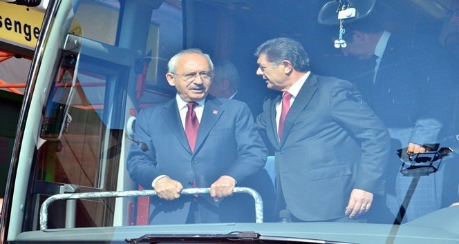 HATIRA FOTOĞRAFI DA ÇEKTİREN KILIÇDAROĞLU, SEÇİM OTOBÜSÜYLE BARTIN’A, ORADAN DA KARABÜK’E HAREKET EDECEK. (ERCAN KARAKUŞ - ONUR ALTINDAĞ/ZONGULDAK-İHA)