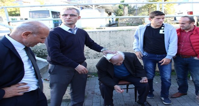 MERDİVENLERDEN DÜŞEN YAŞLI ADAM YARALANDI