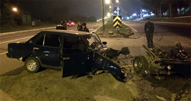 Paramparça olan otomobilden yara almadan çıktılar