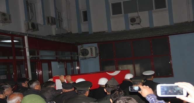 ŞEHİT UZMAN ÇAVUŞ UĞUR AKYER'İN CENAZESİ, MEMLEKETİ BARTIN'A GETİRİLDİ. (SERKAN ARAT - YALÇIN ÇELEN/BARTIN-İHA)