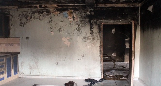 YANGIN SONRASI EVDE BÜYÜK MADDİ HASAR OLUŞTU. (MURAT KÜÇÜK - UFUK DURAK/ZONGULDAK-İHA)