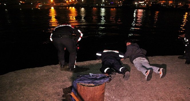 DENİZE ATLAYAN İKİ KİŞİYİ İTFAİYE KURTARDI