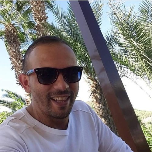 ZONGULDAK'IN ÇAYCUMA İLÇESİNDE AHMET TARIK BERBEROĞLU SOKAK ORTASINDA SİLAHLA VURULARAK ÖLDÜRÜLDÜ. (EMRAH YILDIZ/ZONGULDAK-İHA)