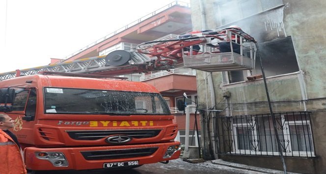 ZONGULDAK’TA EV YANGINI KORKUTTU