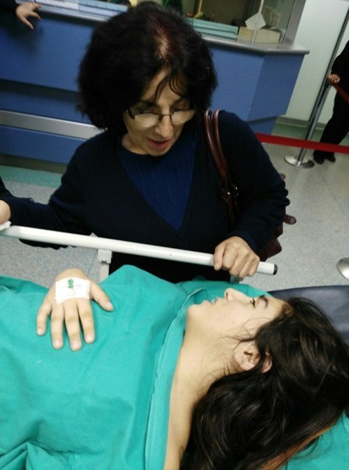 İSMET YILMAZ, EŞİNİ KAYBETTİKTEN SONRA KIZIYLA TEK BAŞINA İLGİLENDİĞİNİ VE ÇOK ZORLU BİR HASTALIKLA MÜCADELE ETTİKLERİNİ BELİRTTİ. (VEDAT YUNUS İKİZOĞLU/KASTAMONU-İHA)