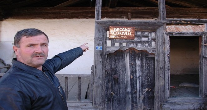 CAMİ OLARAK KULLANILAN ESKİ YAPI KADERİNE TERKEDİLDİ (EMRE YILMAZ/KASTAMONU-İHA)