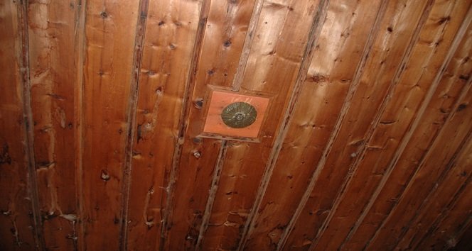 CAMİ OLARAK KULLANILAN ESKİ YAPI KADERİNE TERKEDİLDİ (EMRE YILMAZ/KASTAMONU-İHA)