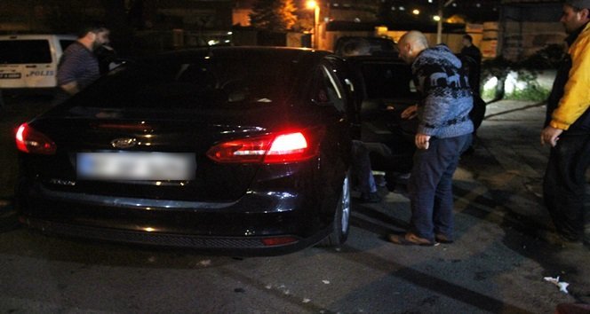 KDZ. EREĞLİ İLÇESİNDE BIÇAKLAMA SONUCU YARALANAN BİR KİŞİ MAHALLE SAKİNLERİ TARAFINDAN HASTANEYE KALDIRILDI. (VEDAT KILIÇ/ZONGULDAK-İHA)