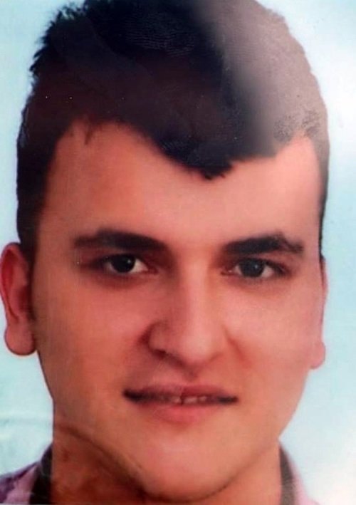 İŞSİZ OLDUĞU ÖĞRENİLEN MURAT KURUBAŞ, KAFASINA SIKIP KAYALIKLARDAN ATLAYARAK İNTİHAR ETTİ. (MURAT KÜÇÜK - UFUK DURAK/ZONGULDAK-İHA)