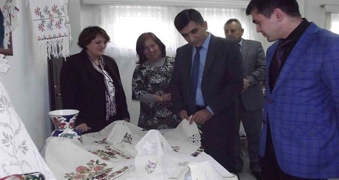 HALK EĞİTİM MÜDÜRÜ VE HALK EĞİRİM MÜDÜRÜ SERGİYE KATILDI (EMRAH YILDIZ - ERCAN KARAKUŞ/ZONGULDAK-İHA)