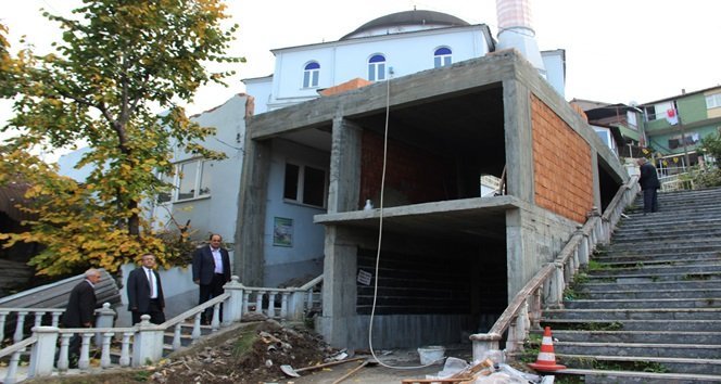 GÜLÜÇ BELEDİYESİ MERKEZ CAMİSİ YANINA GASİLHANE YAPTIRIYOR. (VEDAT KILIÇ/ZONGULDAK-İHA)