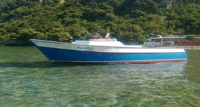 BARTIN’DA BALIK AVLAMAK İÇİN TEKNE İLE DENİZE AÇILAN 3 KİŞİ, ŞİDDETLİ DALGALAR SONUCU DENİZE DÜŞTÜ. TEKNE SAHİBİ BOĞULARAK HAYATINI KAYBEDERKEN, 2 KİŞİ İSE YÜZEREK ÇIKTIKLARI KOYDA MAHSUR KALDI. (SERKAN ARAT/BARTIN-İHA)