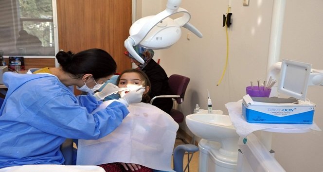 ZONGULDAK AĞIZ VE DİŞ SAĞLIĞI MERKEZİNDE ZİRKONYUM VE DİŞ BEYAZLATMA UYGULAMASI BAŞLADI