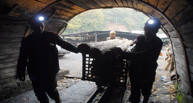 ZONGULDAK, YERALTI ZENGİNLİĞİ OLAN TAŞKÖMÜRÜNÜN YER ÜSTÜNE ÇIKARTILMASIYLA BİRLİKTE TÜRKİYE’NİN YERALTI AĞ AÇIKLIĞI EN FAZLA OLAN ŞEHRİ OLDU. (ONUR ALTINDAĞ - SERTAÇ ÖZDEMİR/ZONGULDAK-İHA)