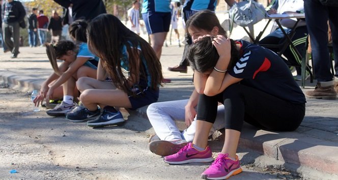 GENÇLİK HİZMETLERİ VE SPOR İL MÜDÜRLÜĞÜ TARAFINDAN DÜZENLENEN OKULLARASI ATLETİZM KROS TÜRKİYE ŞAMPİYONASI ZONGULDAK İL SEÇMELERİNDE SPORCULAR ZOR ANLAR YAŞADI (MURAT KÜÇÜK/ZONGULDAK-İHA)