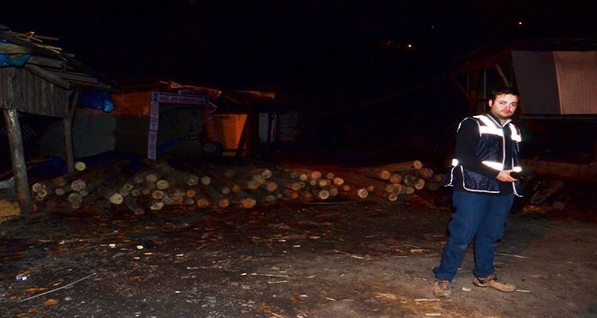 POLİS EKİPLERİ MADEN OCAĞI ÇEVRESİNDE GENİŞ GÜVENLİK ÖNLEMLERİ ALDI (MURAT KÜÇÜK - SERTAÇ ÖZDEMİR/ZONGULDAK-İHA)