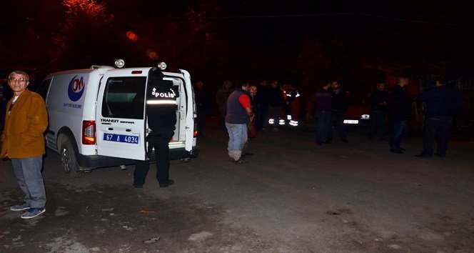 POLİS EKİPLERİ BÖLGEDE GENİŞ GÜVENLİK ÖNLEMLERİ ALDI. (MURAT KÜÇÜK - SERTAÇ ÖZDEMİR/ZONGULDAK-İHA)