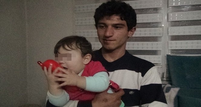 EMRE Ş., EŞİNİN 10 AYLIK BEBEĞİ EVDE BIRAKARAK ALTINLARLA KAÇTIĞINI İLERİ SÜRDÜ. (EMRAH YILDIZ/ZONGULDAK-İHA)