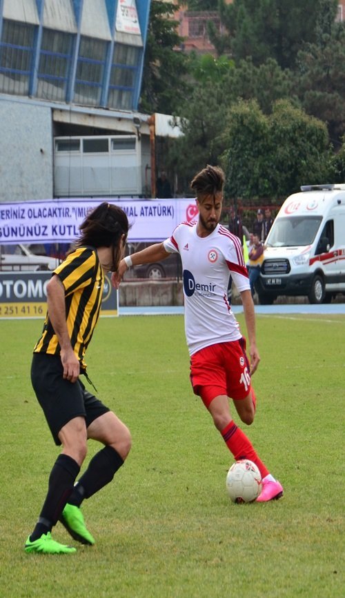 ZONGULDAK KÖMÜRSPOR KENDİ SAHASINDA TEKİRDAĞSPOR'A 2-0 MAĞLUP OLDU (ONUR ALTINDAĞ/ZONGULDAK-İHA)