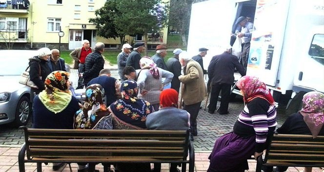 KDZ. EREĞLİ VEREM SAVAŞ DERNEĞİ ZONGULDAK MERKEZ, ÇAYCUMA VE DEVREK İLÇELERİNDEKİ HUZUREVİ İLE BAKIMEVLERİ'NDE KALAN 186 KİŞİYİ VEREM TARAMASINDAN GEÇİRDİ. (VEDAT KILIÇ/ZONGULDAK-İHA)