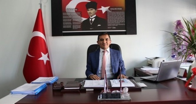 ÖZDEMİR ÖĞRETMENLER GÜNÜ’NÜ KUTLADI