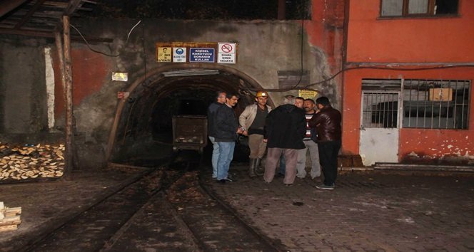 ZONGULDAK'TA ÖZEL BİR MADEN OCAĞINDA MEYDANA GELEN GÖÇÜKTE 1 İŞÇİ HAYATINI KAYBETTİ. (ONUR ALTINDAĞ - SERTAÇ ÖZDEMİR/ZONGULDAK-İHA)