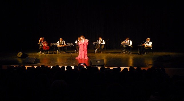 BEÜ'DE TÜRK SANAT MÜZİĞİ SANATÇISI AYLİN ŞENGÜN TAŞÇI SAHNE ALDI. (MURAT KÜÇÜK - UFUK DURAK/ZONGULDAK-İHA)